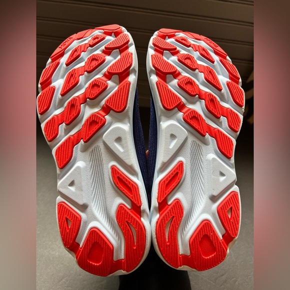 Hoka one one Clifton 9 youth size 6 women’s size 7.5 blue no box - Picture 6 of 7